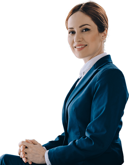 Mujer profesional sentada en entorno corporativo